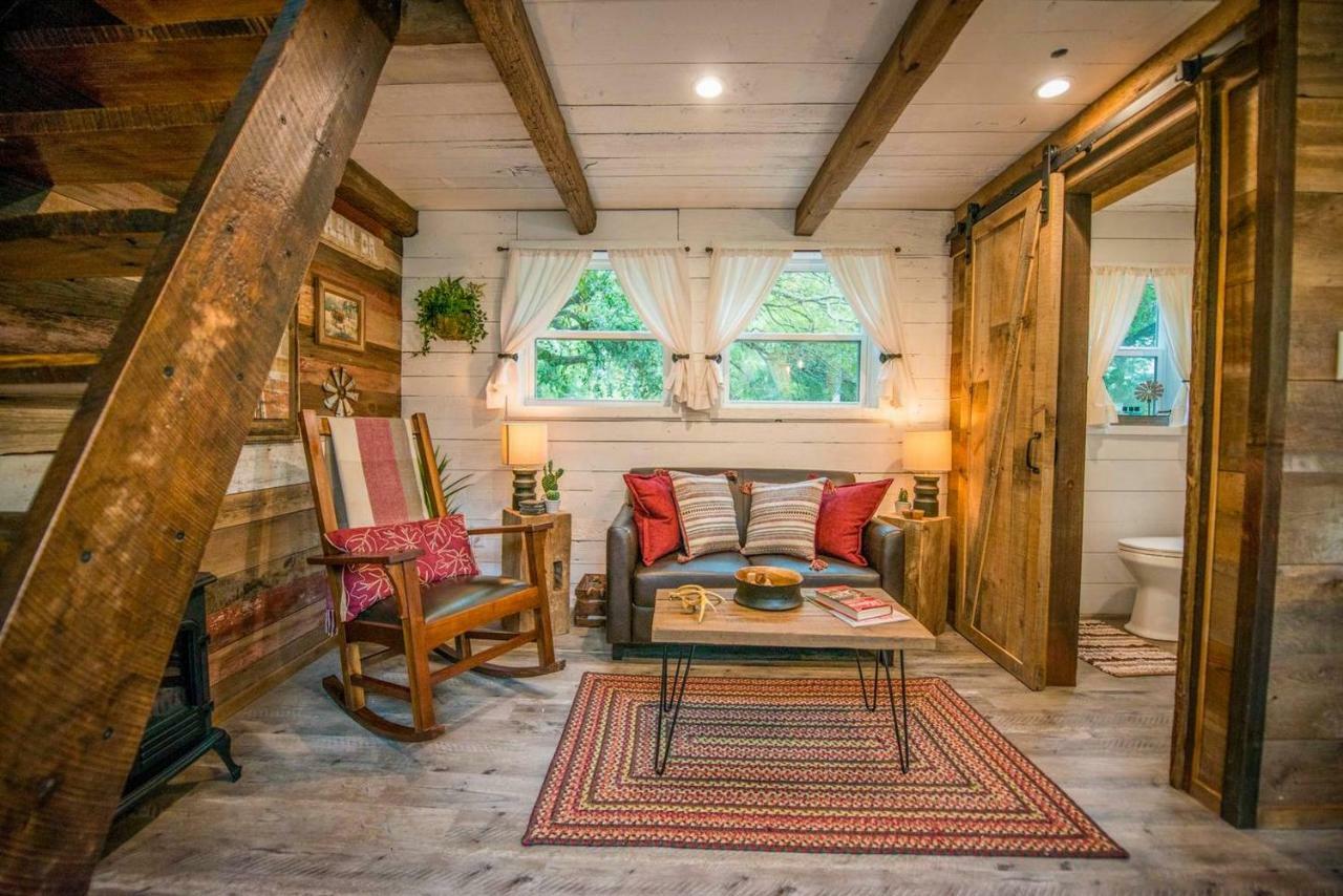 Cozy Cabin Little Red Hen 12 Min To Magnolia Waco Exterior foto